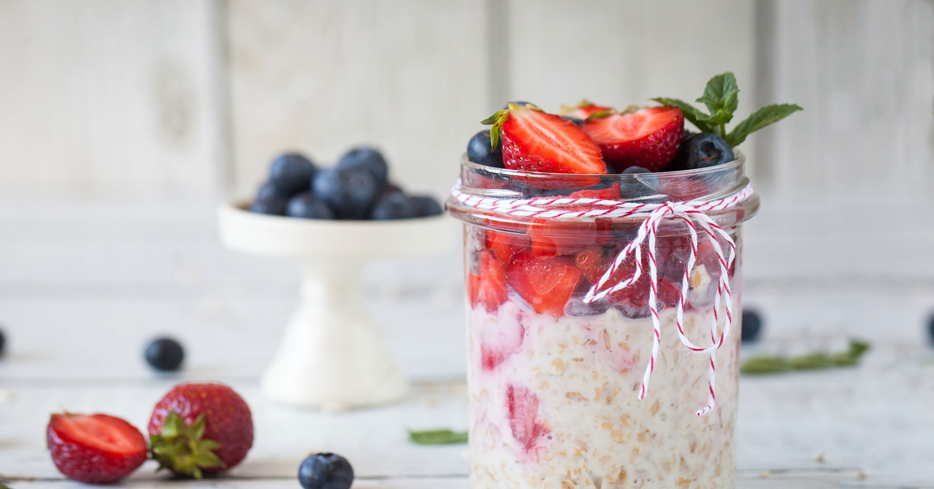 Avena de refrigerador con moras