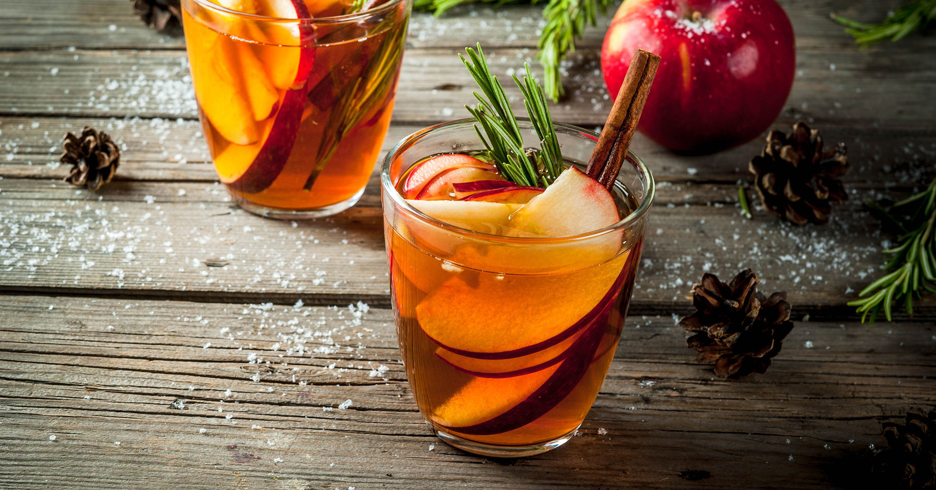 Refréscate con un jugo de manzana y avena