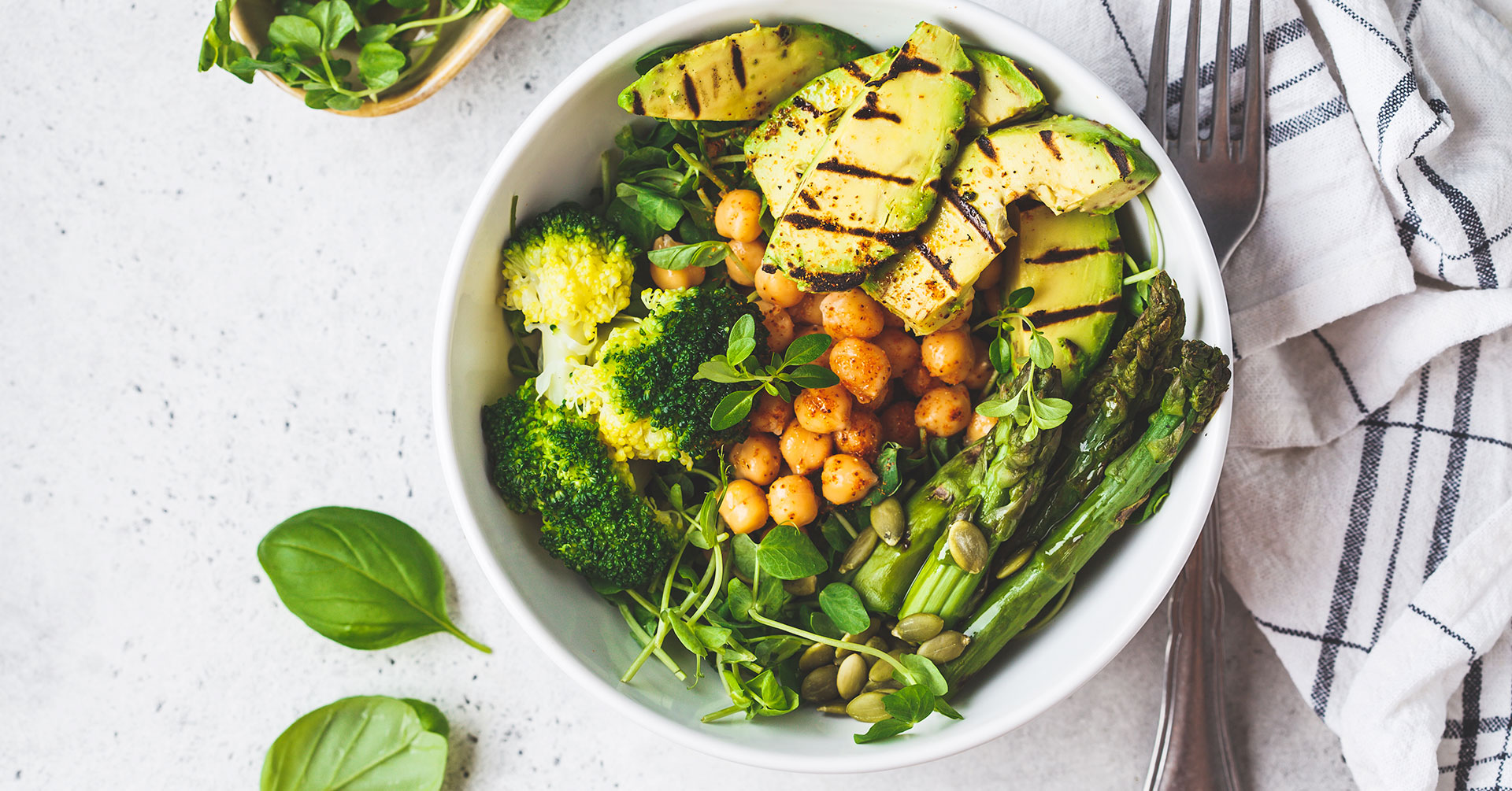 Bowl de vegetales con granola