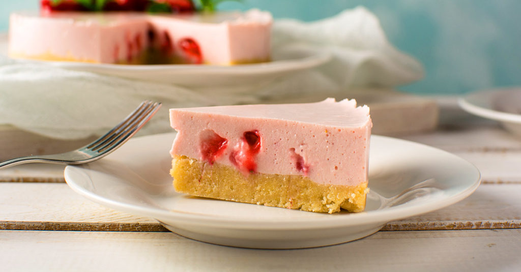tarta cremosa de fresa con base de avena