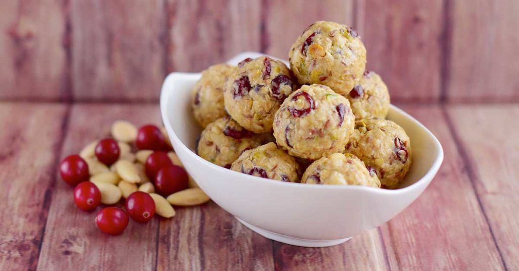 Imagen de trufas de granola con arándanos