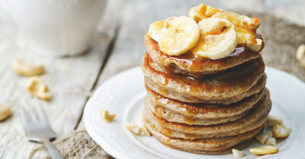 Imagen hot cakes de avena y plátano 