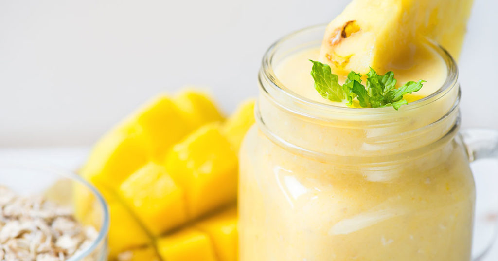 Imagen batido de piña colada  y avena 