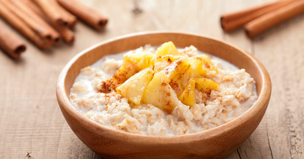 avena con manzana y canela en polvo