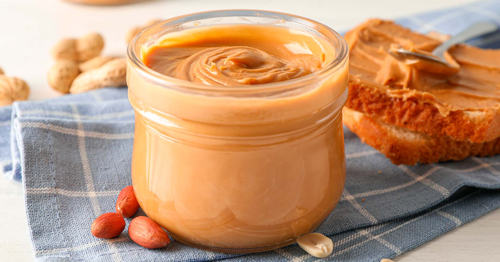 Beneficios de la crema de cacahuate y sus nutrientes