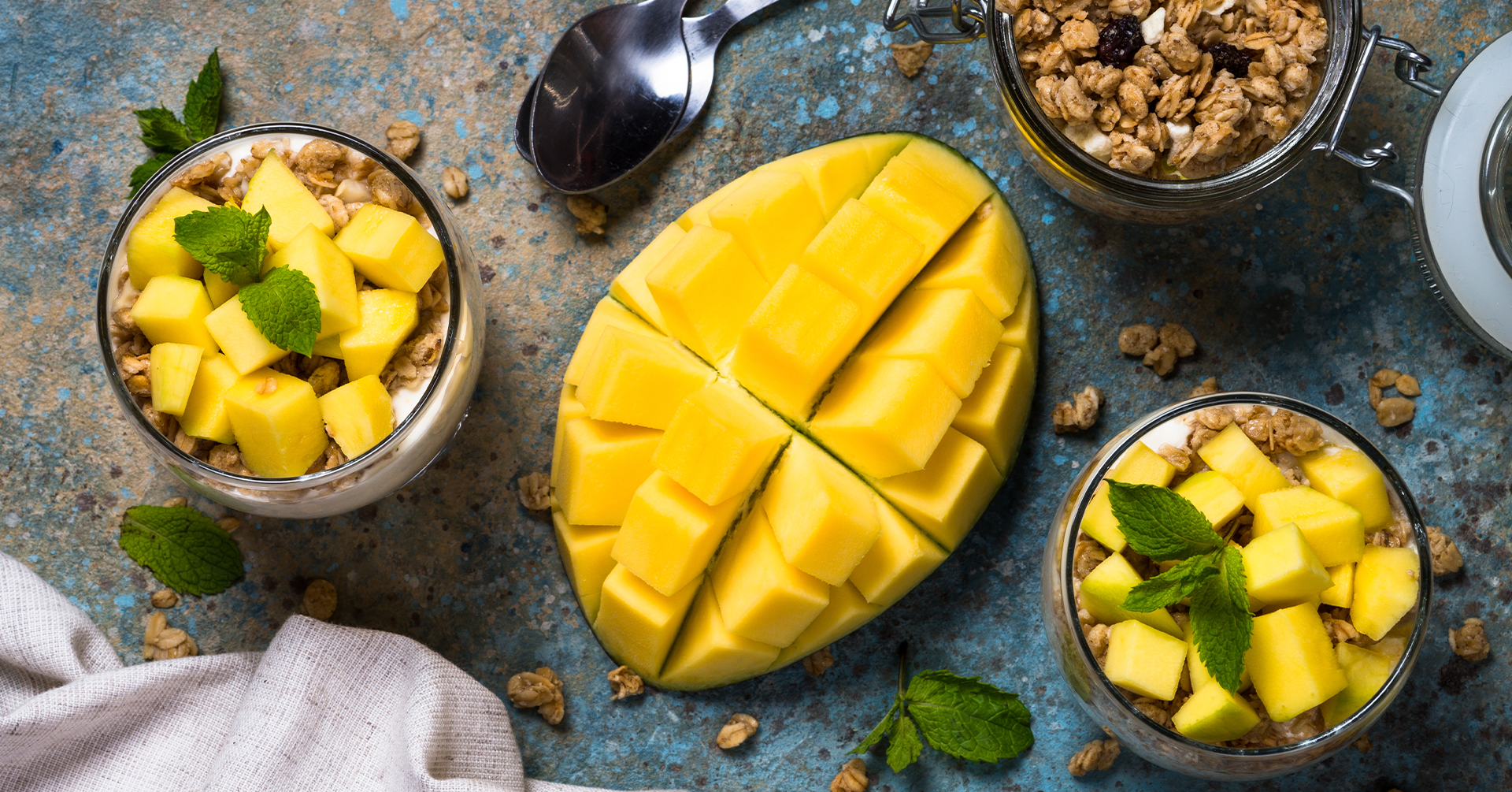Mousse de mango con granola