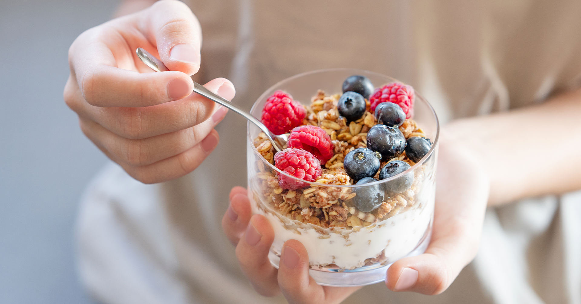 4 meriendas con avena y fruta para nutrir tu día